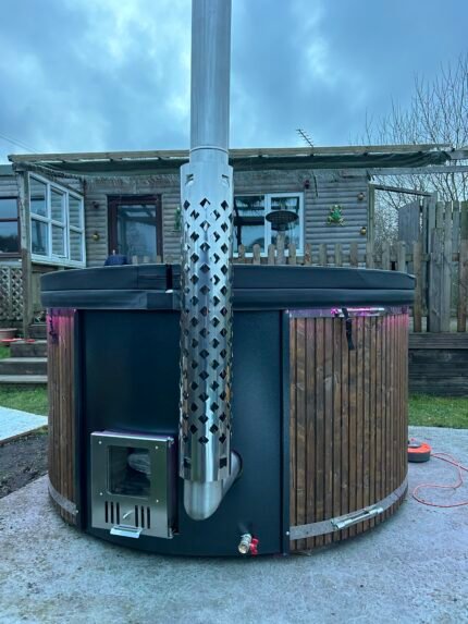 AURELLA - ACRYLIC HOT TUB 2.0m 4-6 SEATER