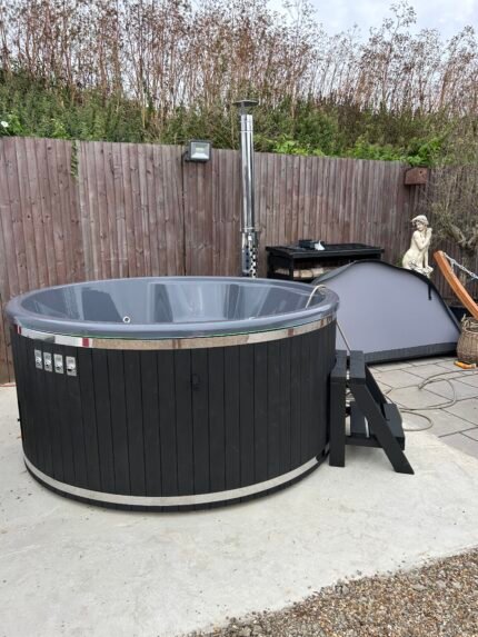 VISTARA - DELUXE ACRYLIC HOT TUB 2.2m 6-8 SEATER